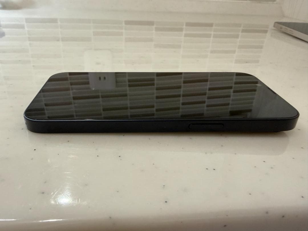 美品 SIMフリー iPhone14 256GB ミッドナイト