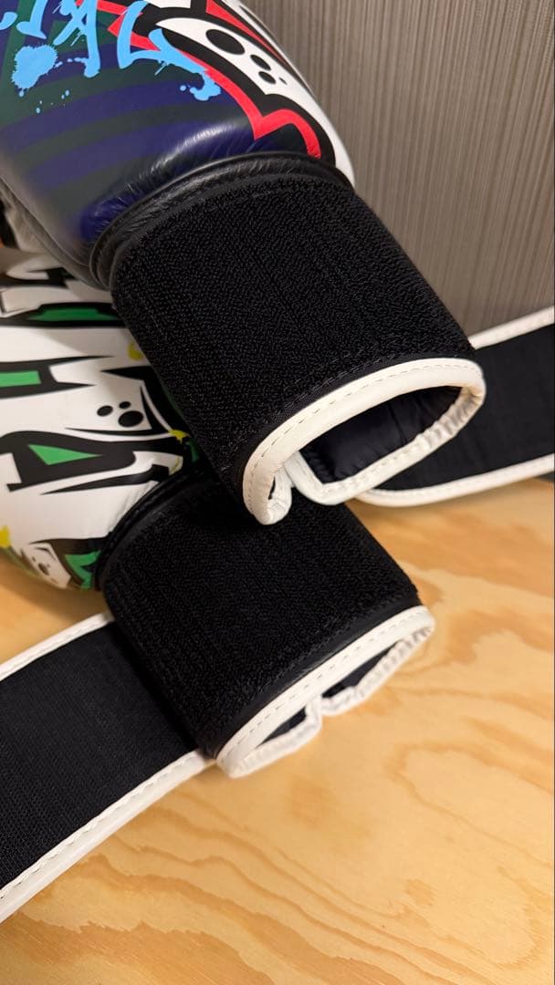 TWINS ボクシンググローブ 14 oz