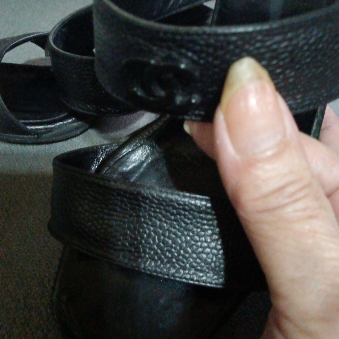 CHANEL希少キャビアスキンなかなか無い　37C足に靴色が付いたりカタカタ音無