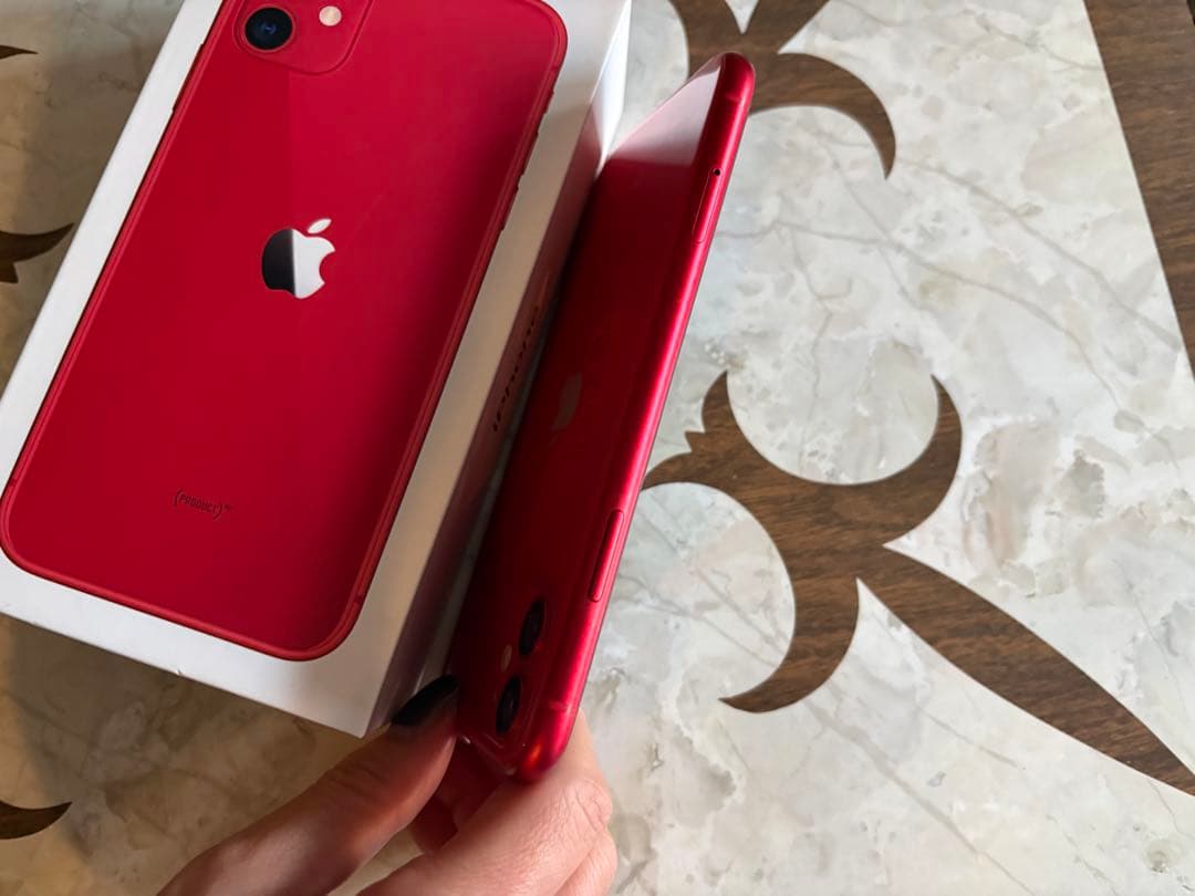 【美品】Apple iPhone 11 (PRODUCT)RED 64 GB