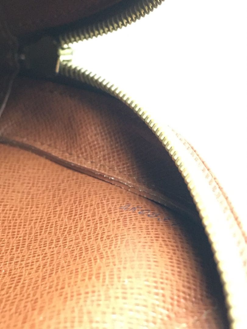 ルイヴィトン　モノグラム　オルセー　クラッチバッグ　ハンドバッグ