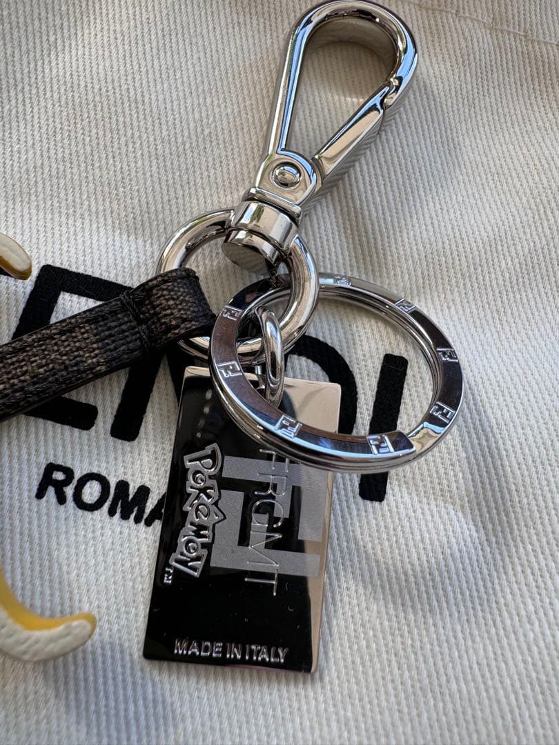 フェンディ×ポケモン　チャーム　キーホルダー