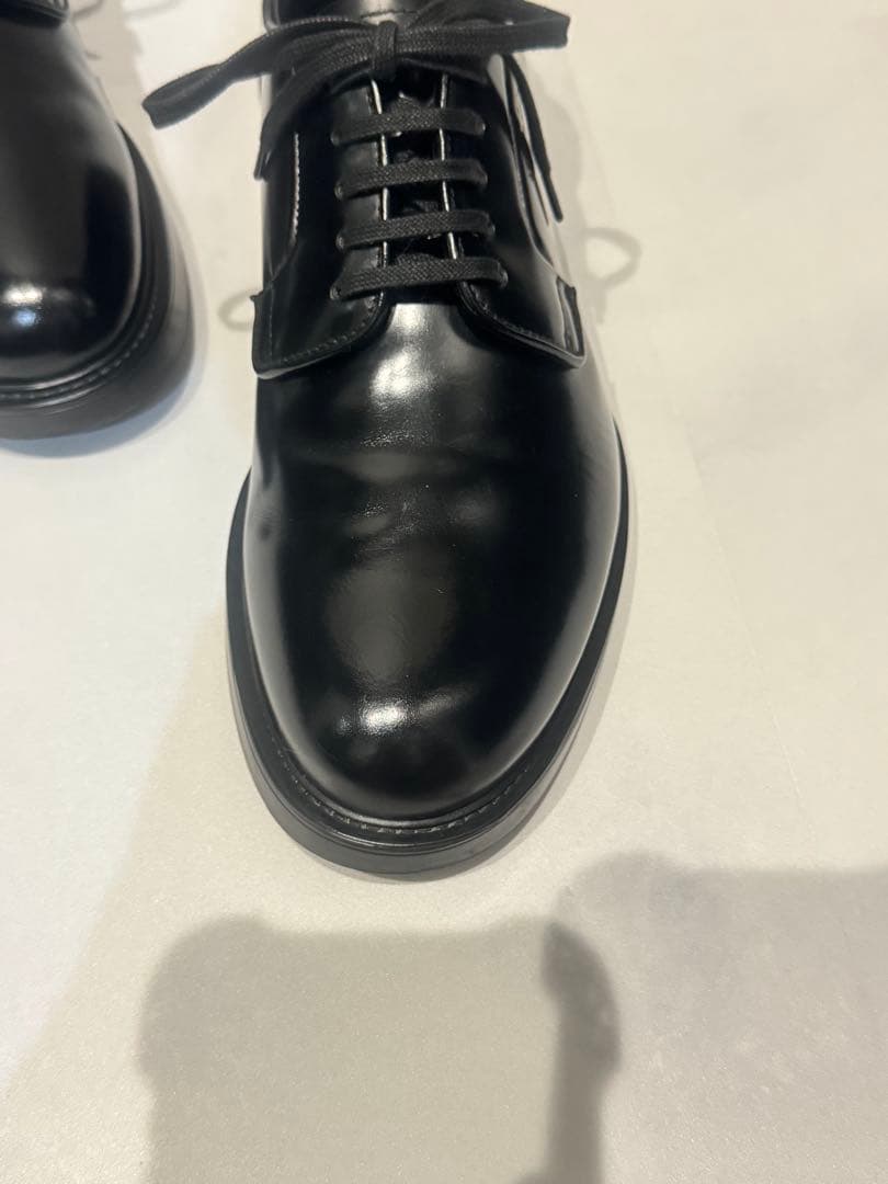 プラダ　アーモンドトゥ　ダービーシューズ
