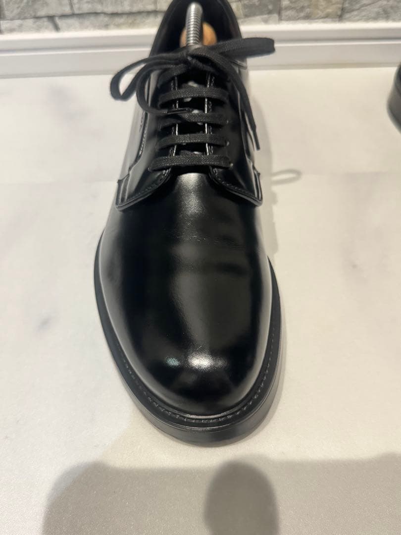 プラダ　アーモンドトゥ　ダービーシューズ