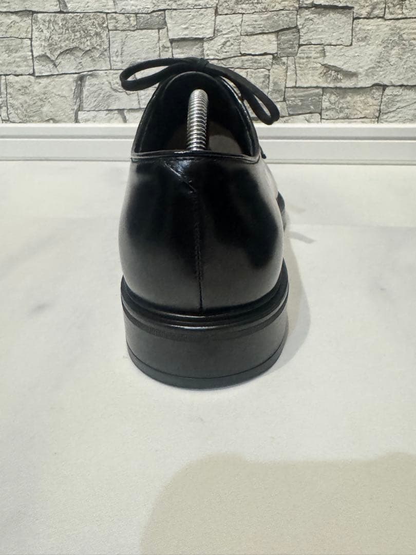 プラダ　アーモンドトゥ　ダービーシューズ