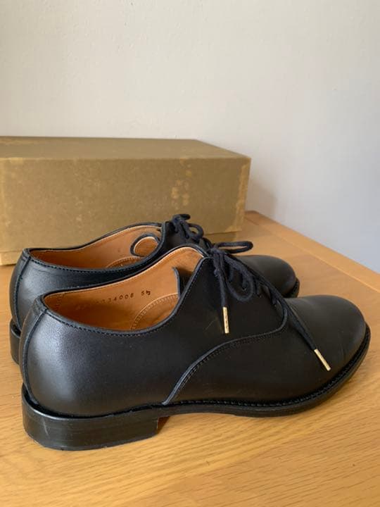 靴 beautiful shoes / plain shoes