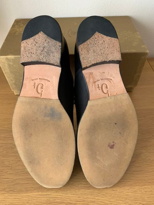 靴 beautiful shoes / plain shoes