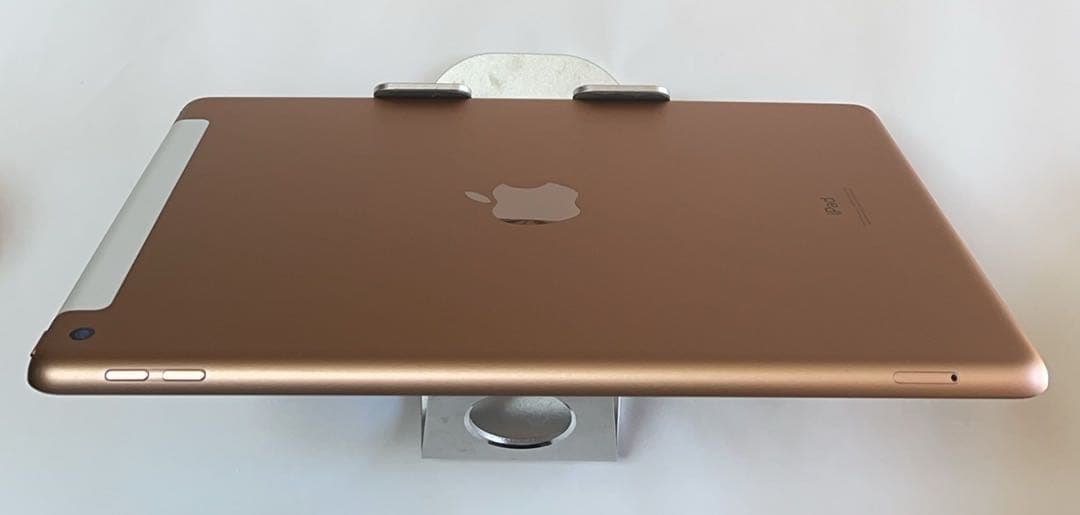 iPad 7世代 WiFi + Cellular 128GBゴルド