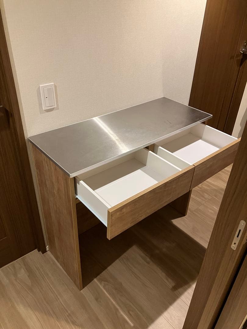 木製キッチンカウンター 金属天板付き