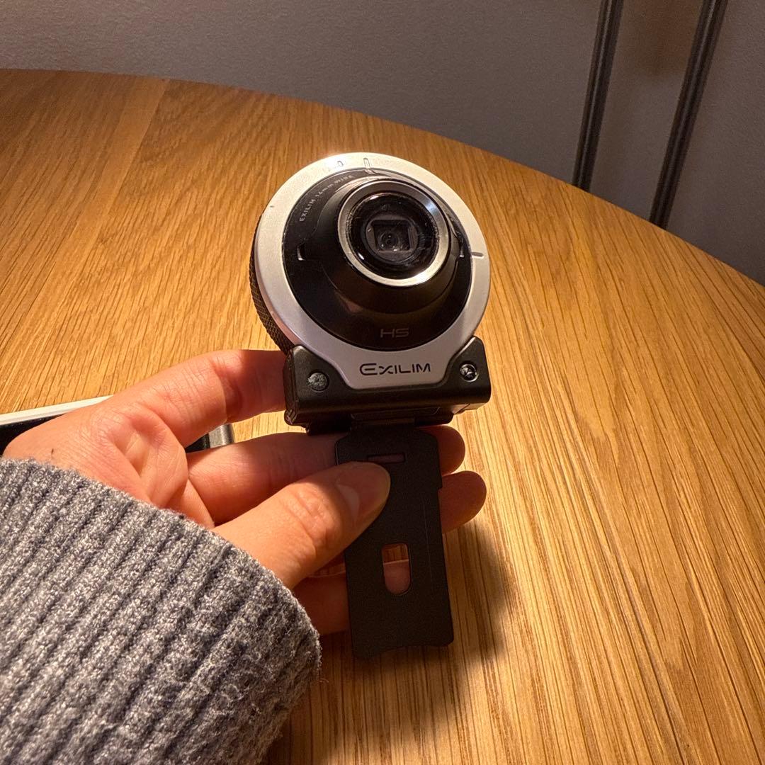 CASIO EXILIM 折りたたみ式デジタルカメラ