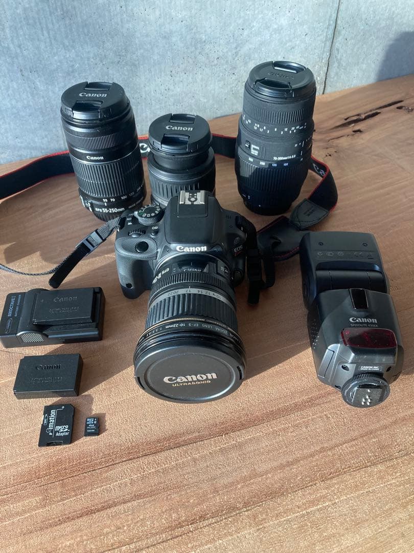 Canon EOS kissＸ7 レンズ4本とストロボ付