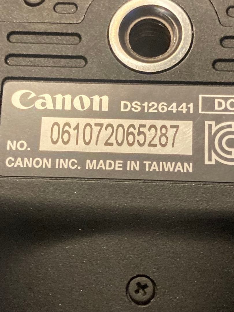 Canon EOS kissＸ7 レンズ4本とストロボ付