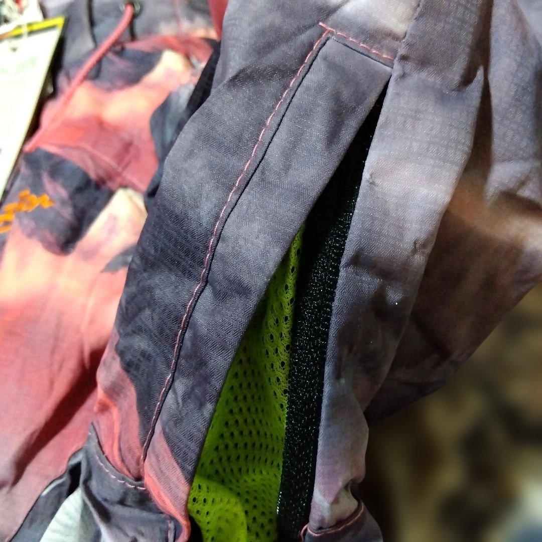 Burton スノーボードジャケット 日Lサイズ　レディース　スキー　上着