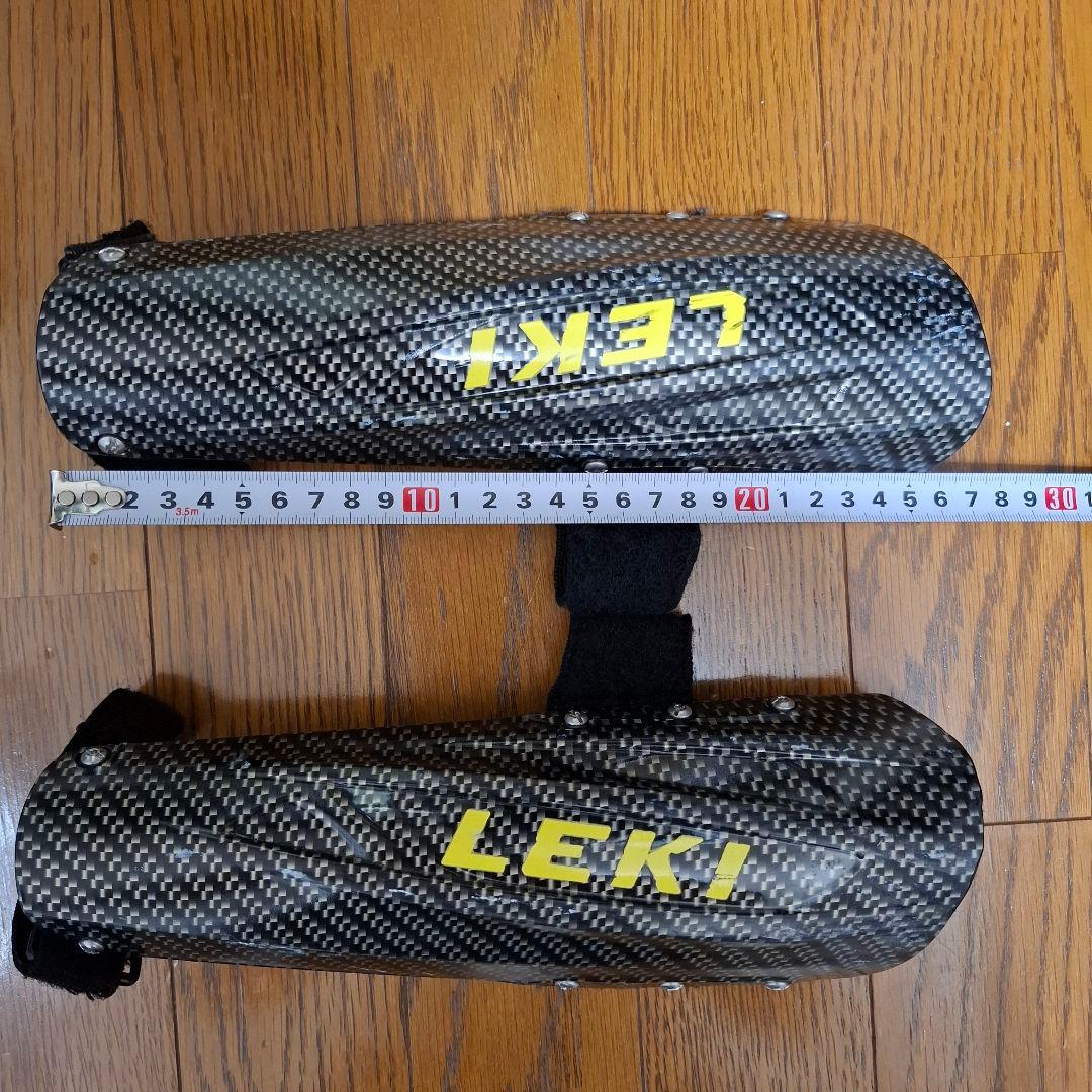 み*k様 LEKI カーボン柄 スキーアームガード Mサイズカット