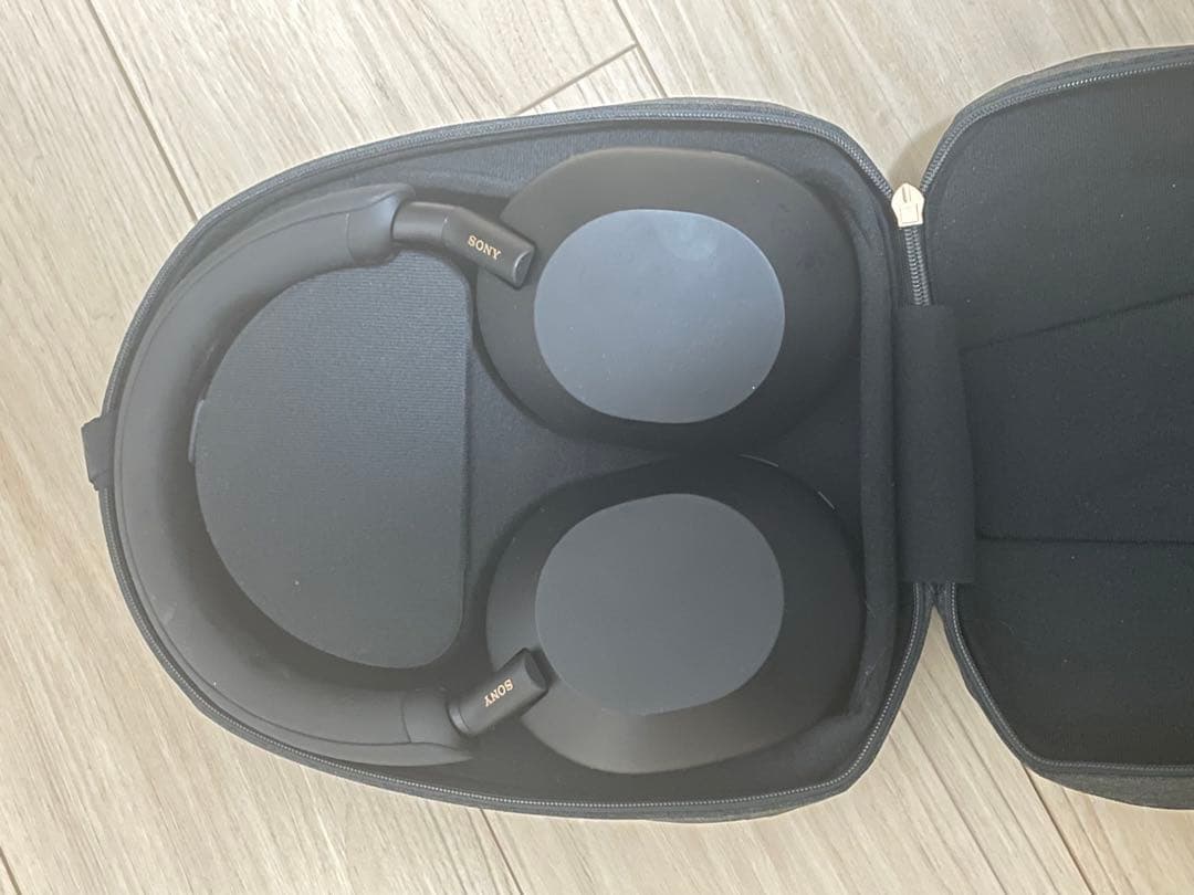 SONY WH-1000XM5 ワイヤレスヘッドホン(ヘッドフォンスタンド付き)