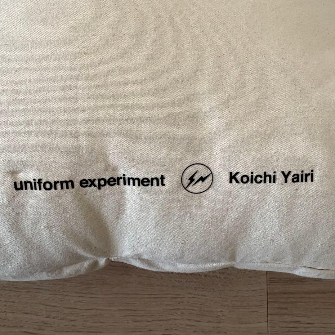 矢入幸一 × uniform experiment クッション