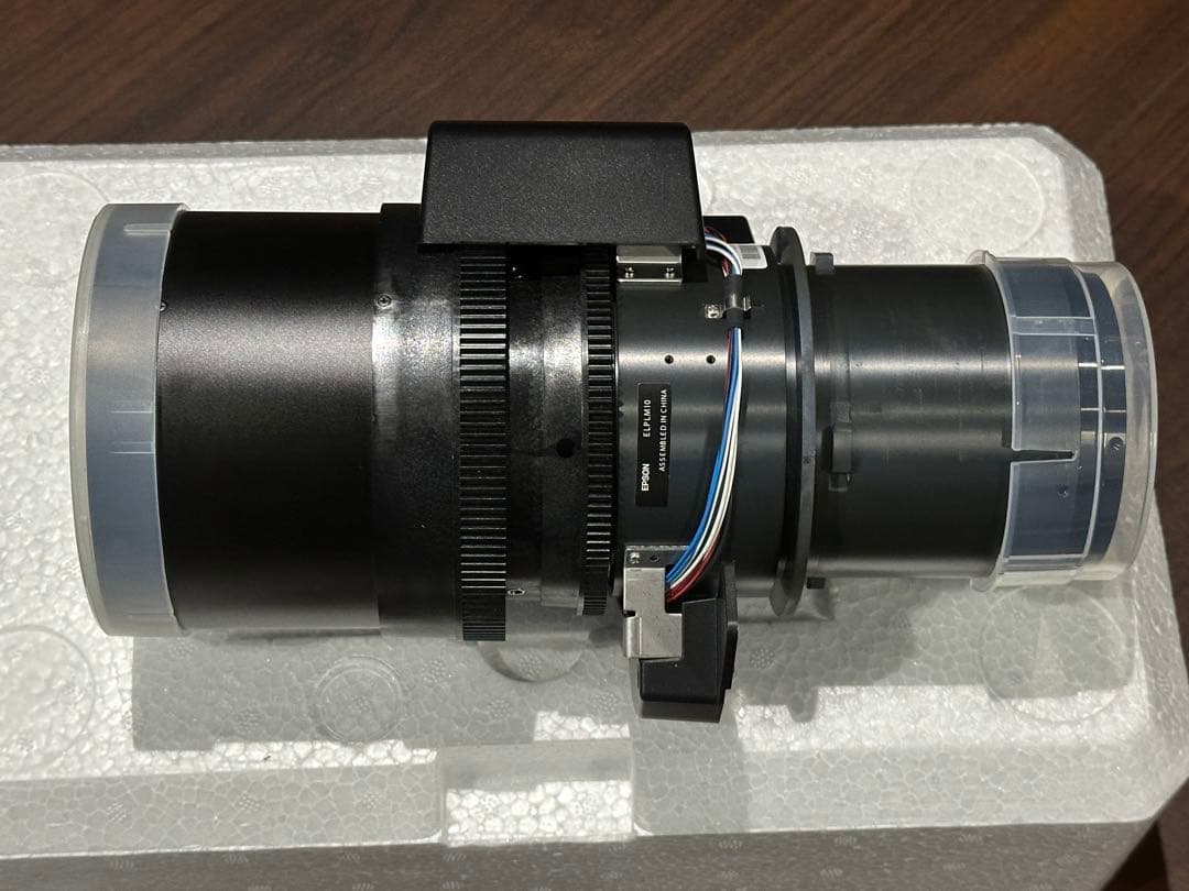 エプソン　中焦点プロジェクターレンズ　ELPLM10 1回のみ使用　ほぼ新品