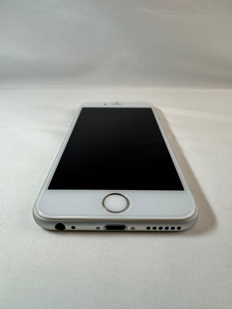 ♩*様 Apple iPhone 6s シルバー 64GB SIMフリー 本体