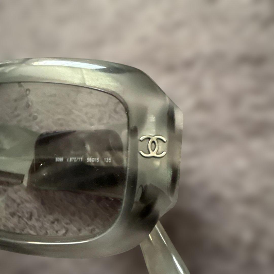 CHANEL サングラス スタッズ　グレー