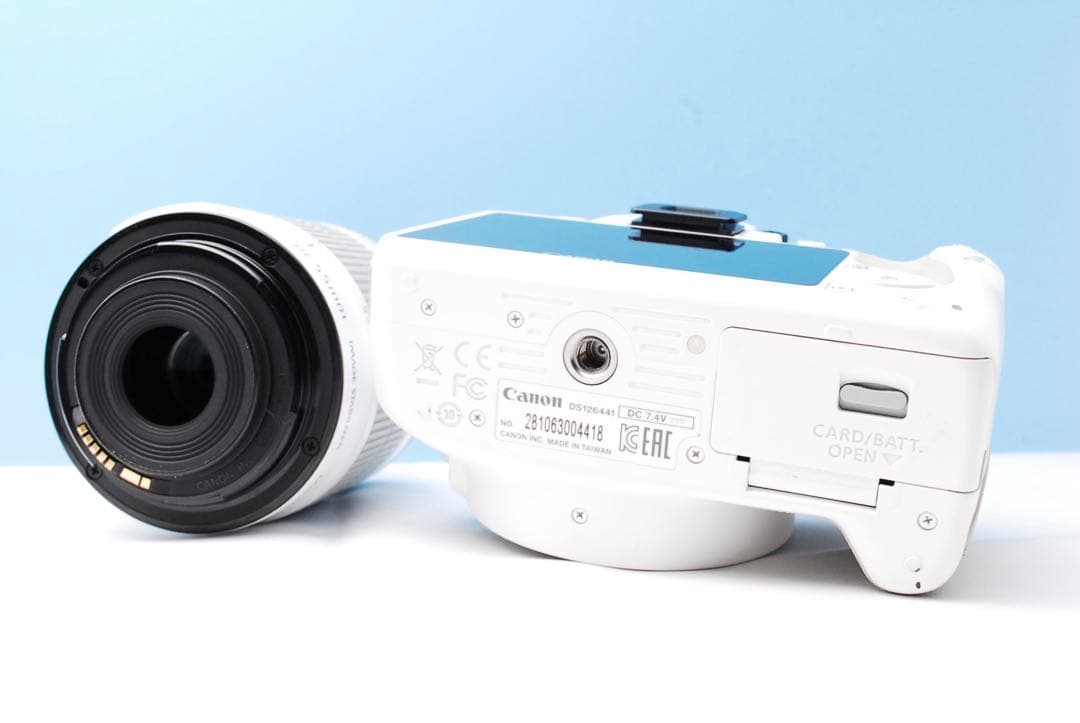 Kiss X7白♥️女性人気◎軽量ボディ×手ブレ補正レンズで撮影快適♪