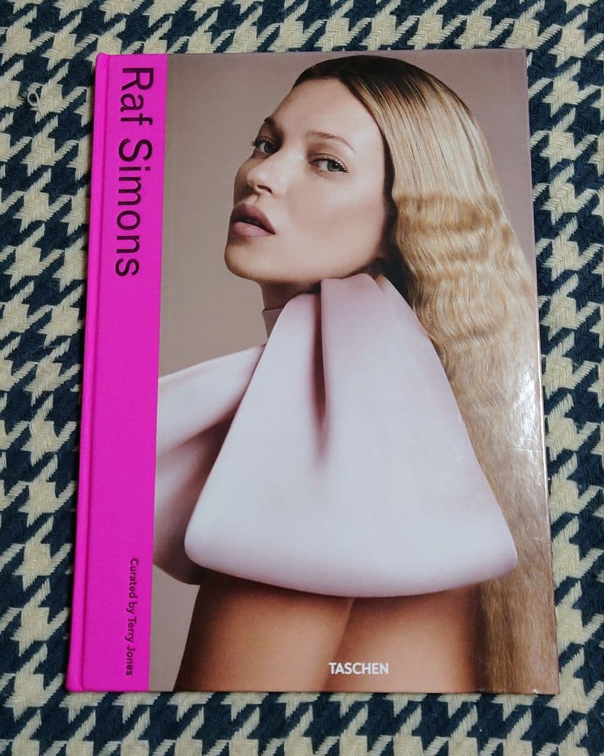 Raf Simons ラフ・シモンズ TASCHEN タッシェン写真集