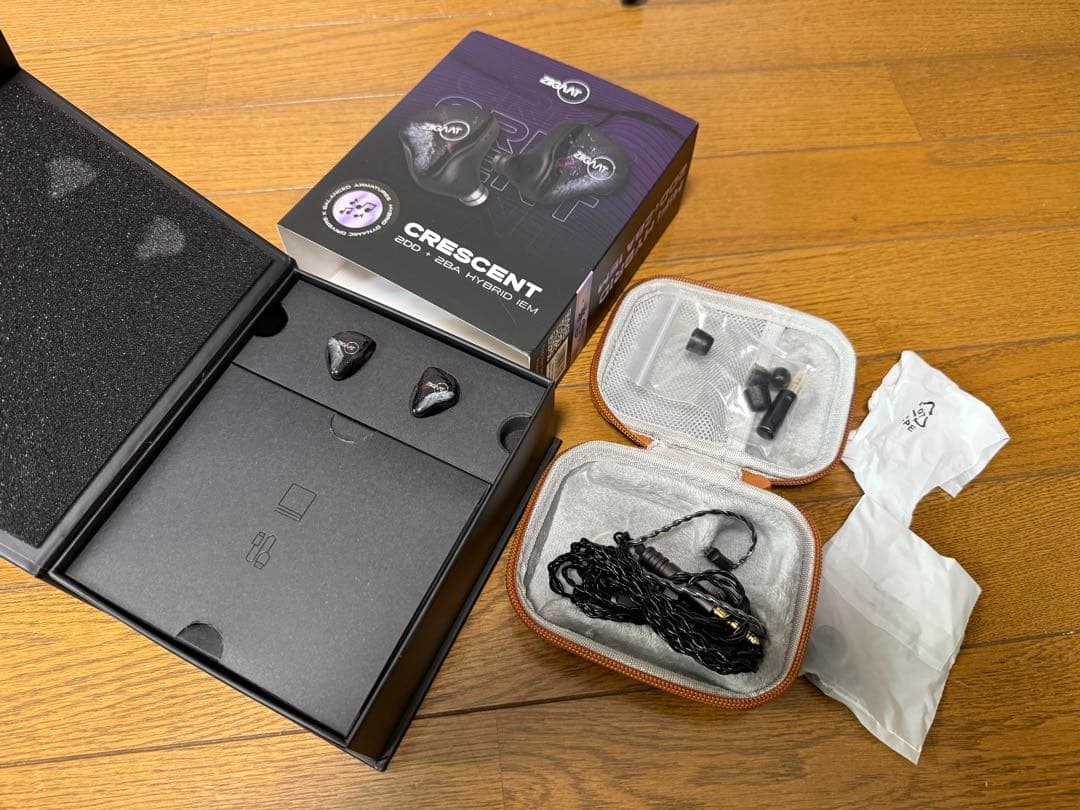 イヤホン ZIIGAAT CRESCENT