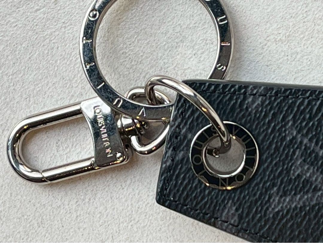 【極美品】ルイヴィトン　キーホルダー　ネオ LV クラブモノグラム　エクリプス