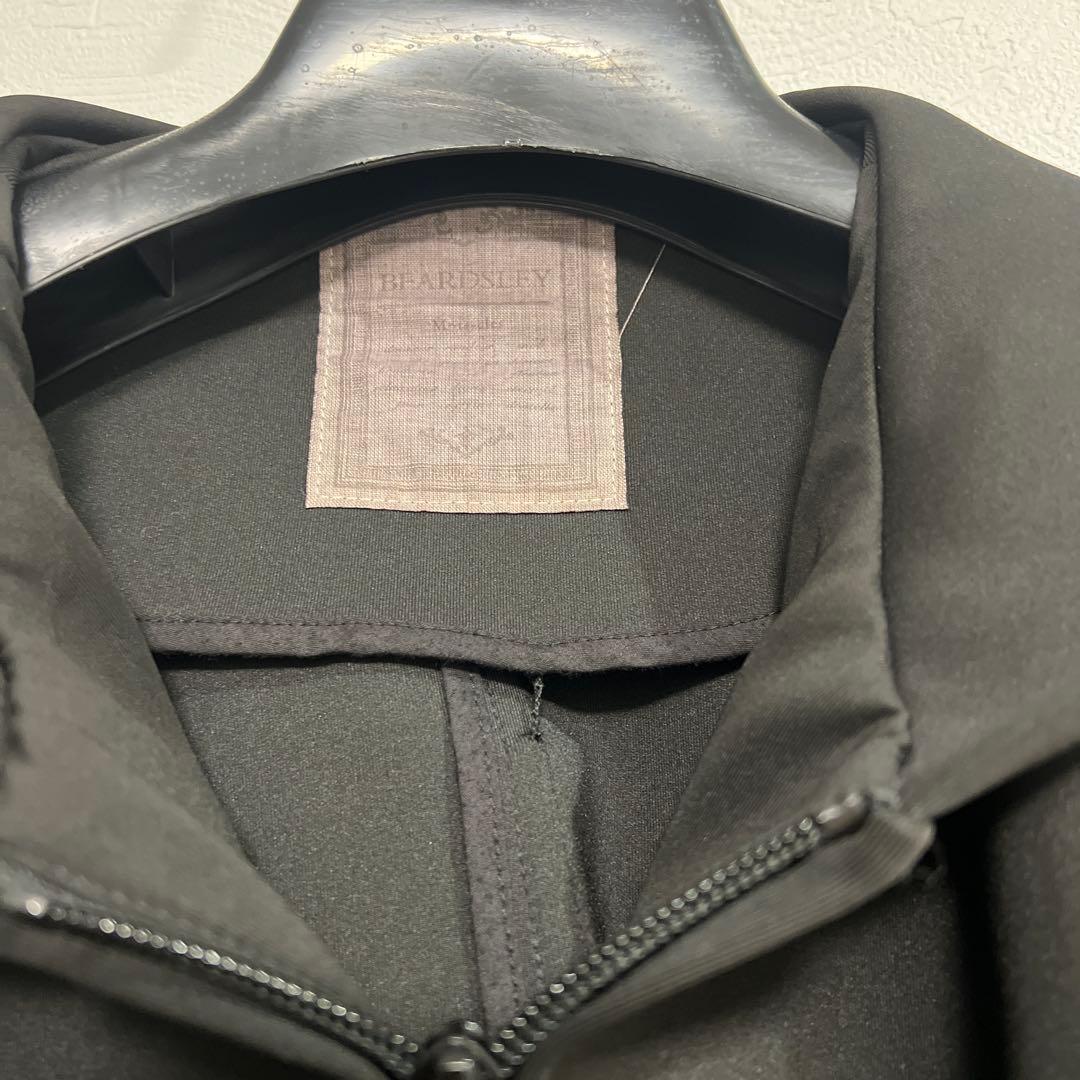 Beardsleyブラック フード付きジャケット