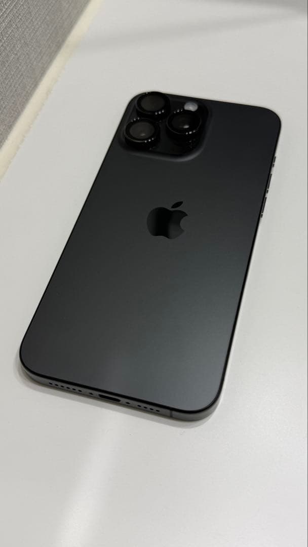 【美品】iPhone15 Pro Max 512GB ブラック SIMフリー