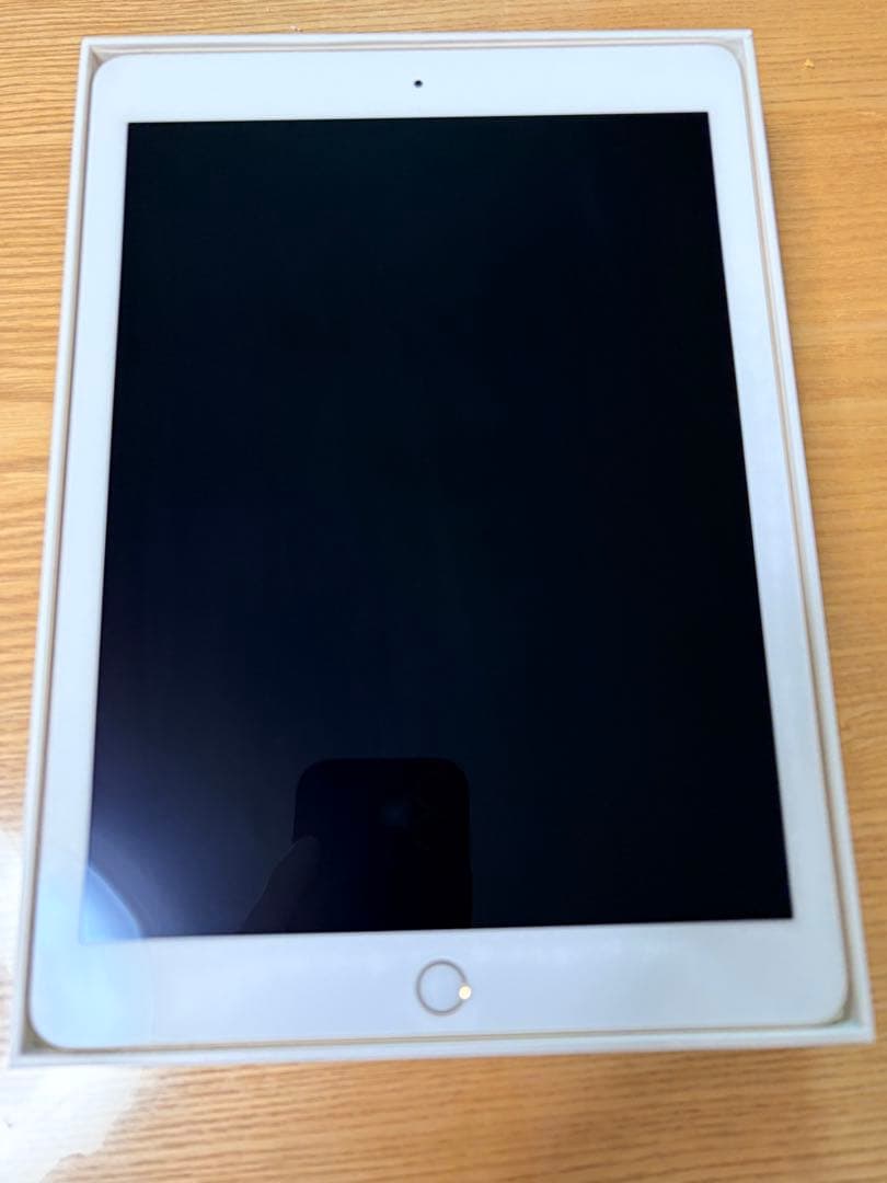 iPad Pro 9.7インチ　ゴールド　128GB