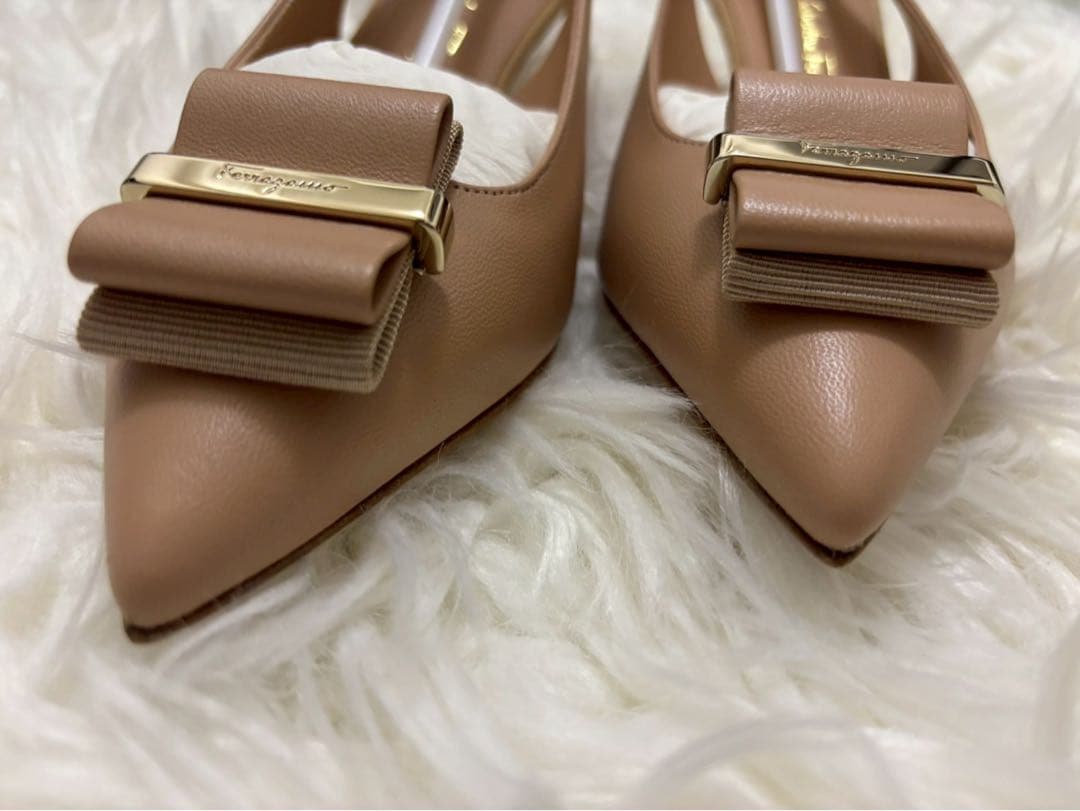 美品 Salvatore Ferragamo パンプス スリングバック 5.5