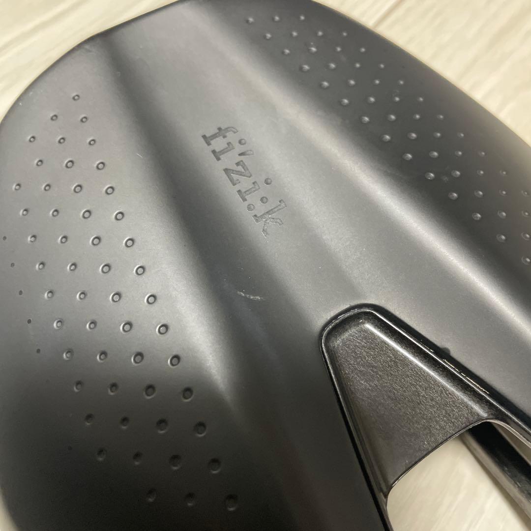 フィジーク TEMPO ARGO R1 サドル 150mm幅 ブラック