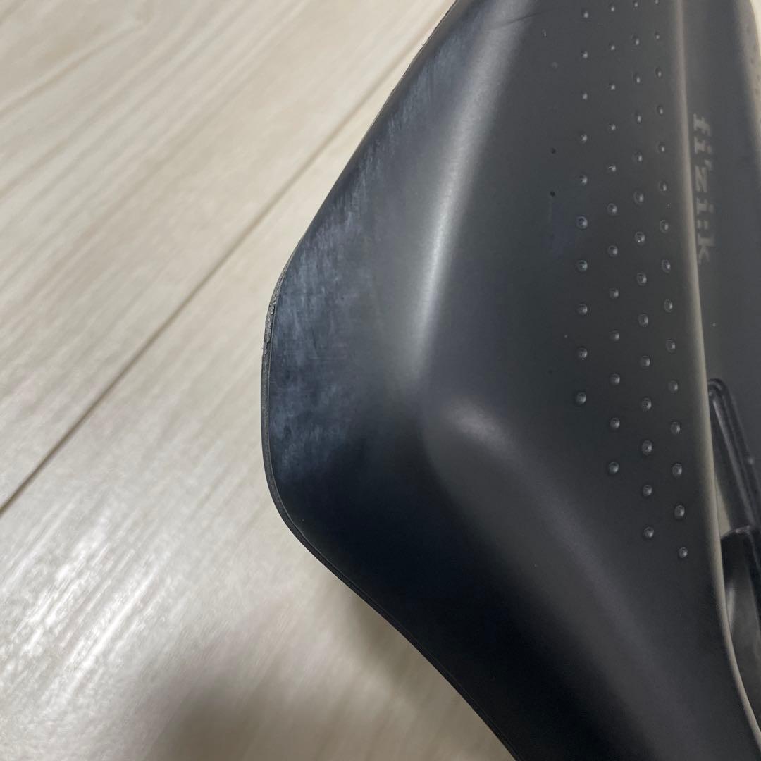 フィジーク TEMPO ARGO R1 サドル 150mm幅 ブラック