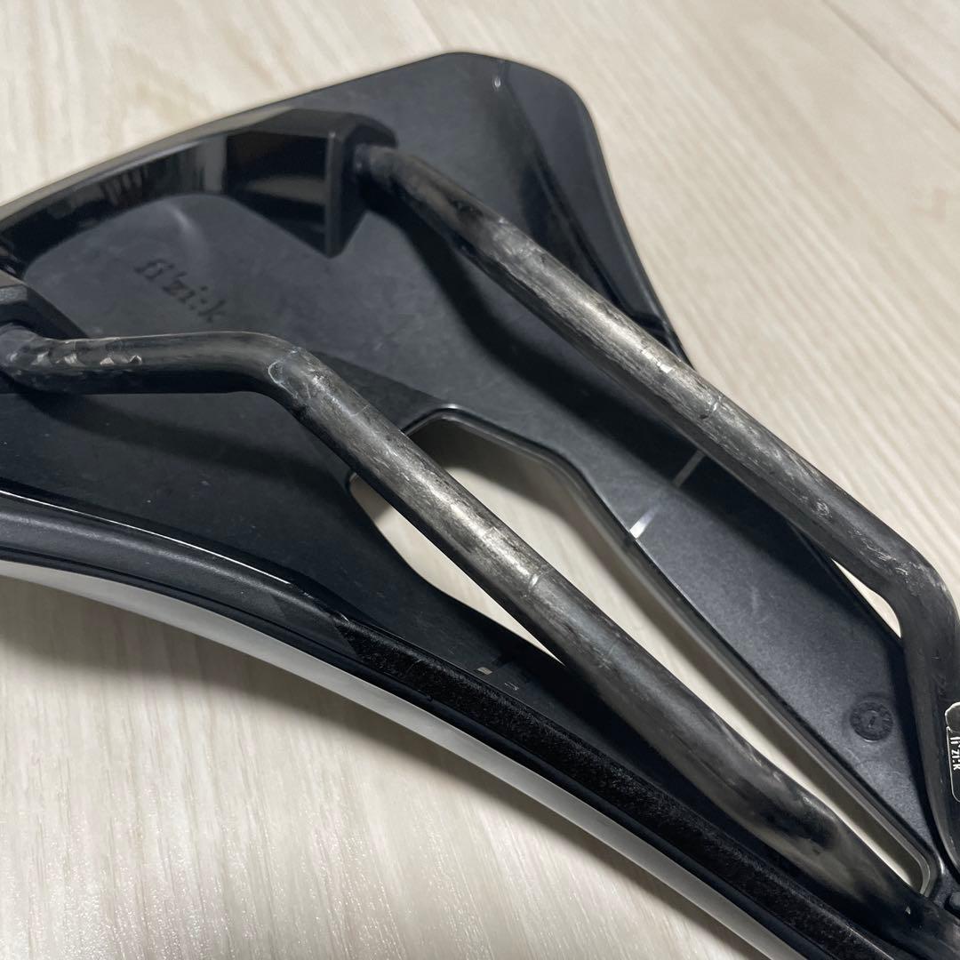 フィジーク TEMPO ARGO R1 サドル 150mm幅 ブラック