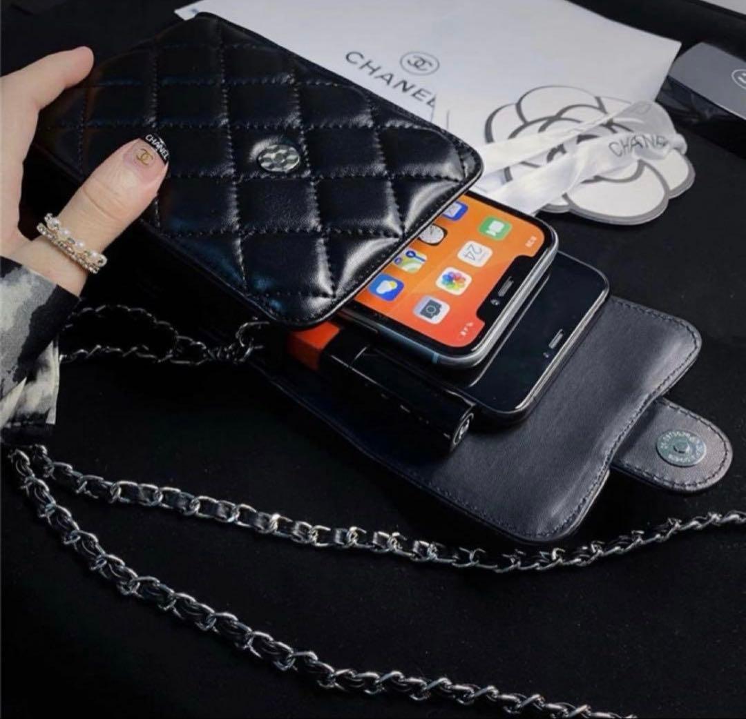 CHANEL ノベルティ スマホショルダー チェーンポーチ ラムスキン