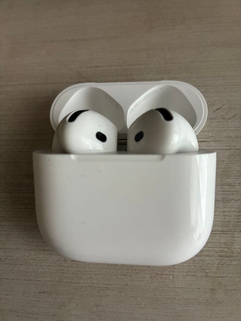 【ほぼ未使用】 Apple AirPods 4 ​​​​​​​アップル