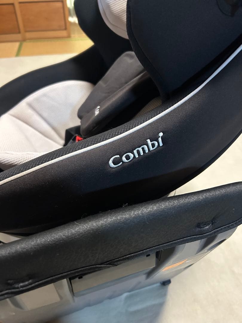 Combi チャイルドシート クルムーヴスマートisofixエッグショックneo