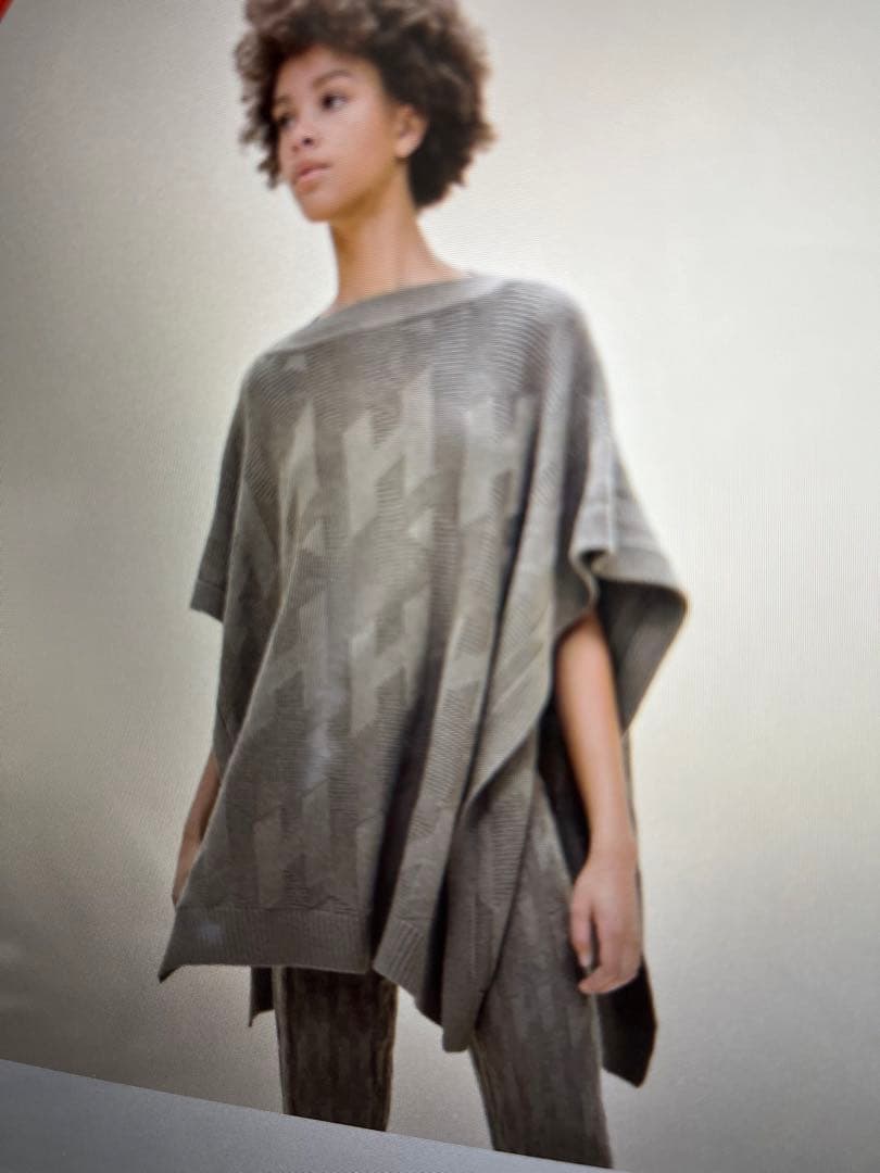 【エルメス】エルメス　ポンチョHモチーフ　新品　34サイズ