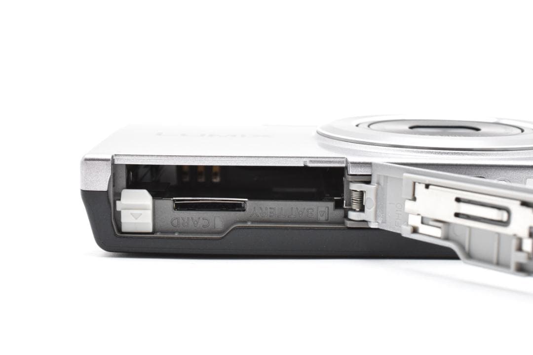 ■美品■パナソニック　Panasonic LUMIX DMC-FH10 シルバー