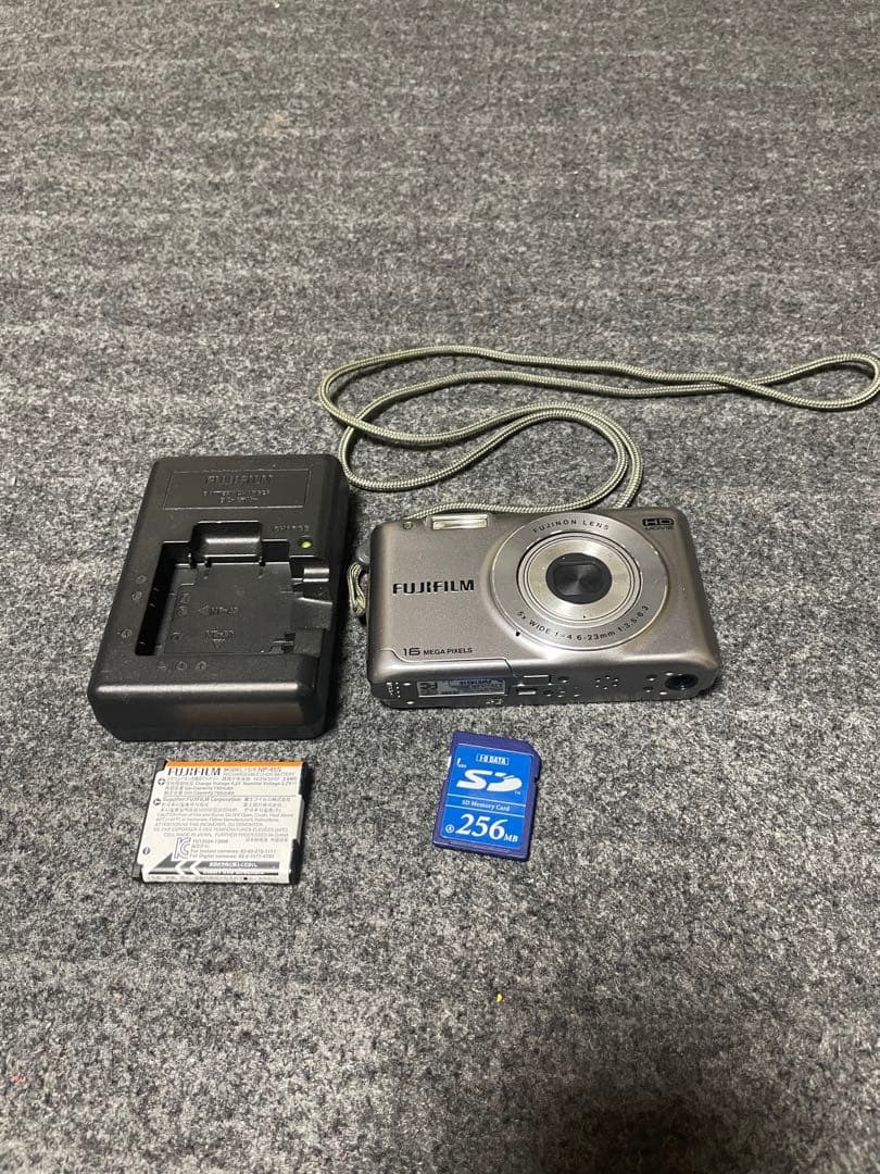 【美品】FUJIFILM FINEPIX JX550 シルバー　動作確認済