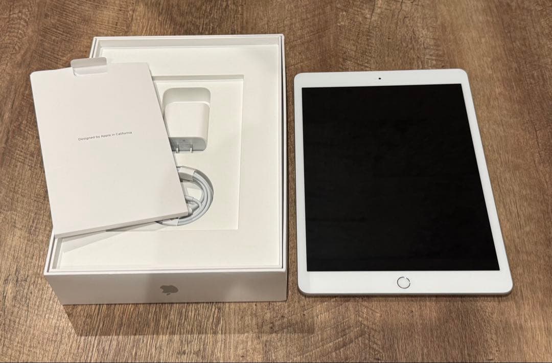 極美品 96% iPad 第8世代32GB シルバー 本体 充電器付き