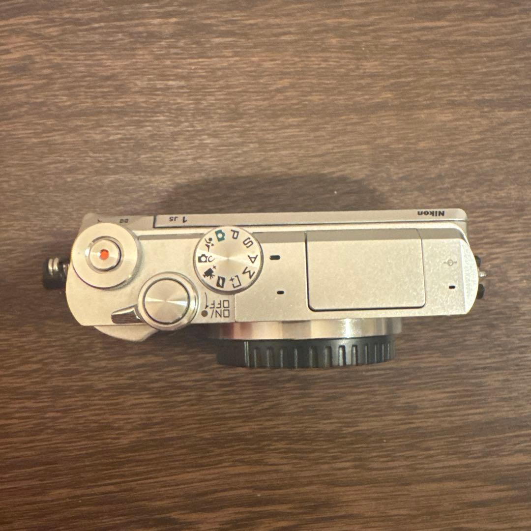 Nikon 1 J5 ミラーレスカメラ ダブルレンズキット