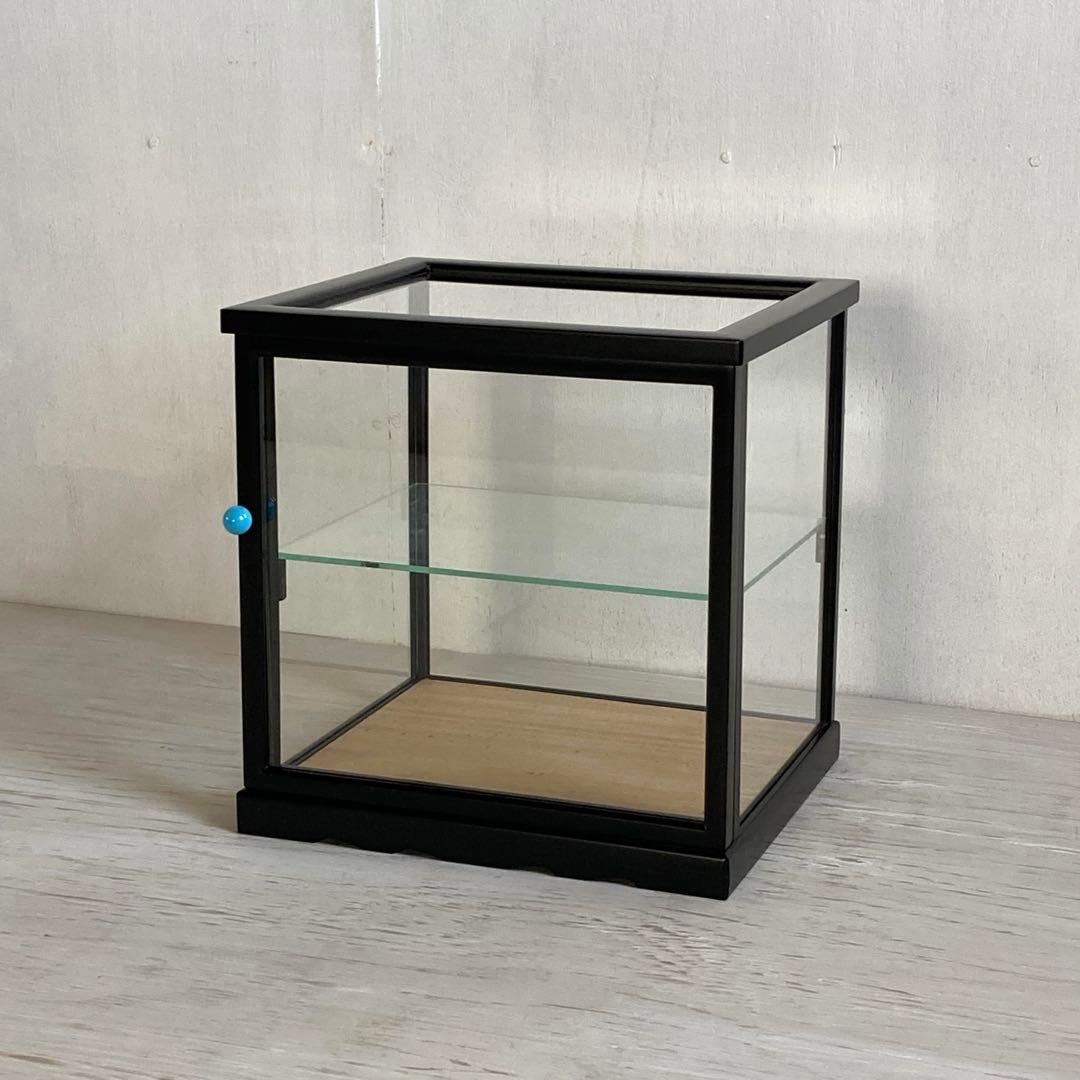 g310 古い木製 小振り黒い木枠ガラスケース 2段 卓上 ショーケース