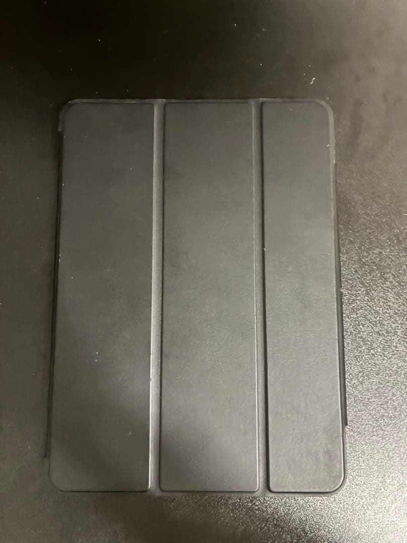 Apple iPad Air 第5世代 本体 カバー付き