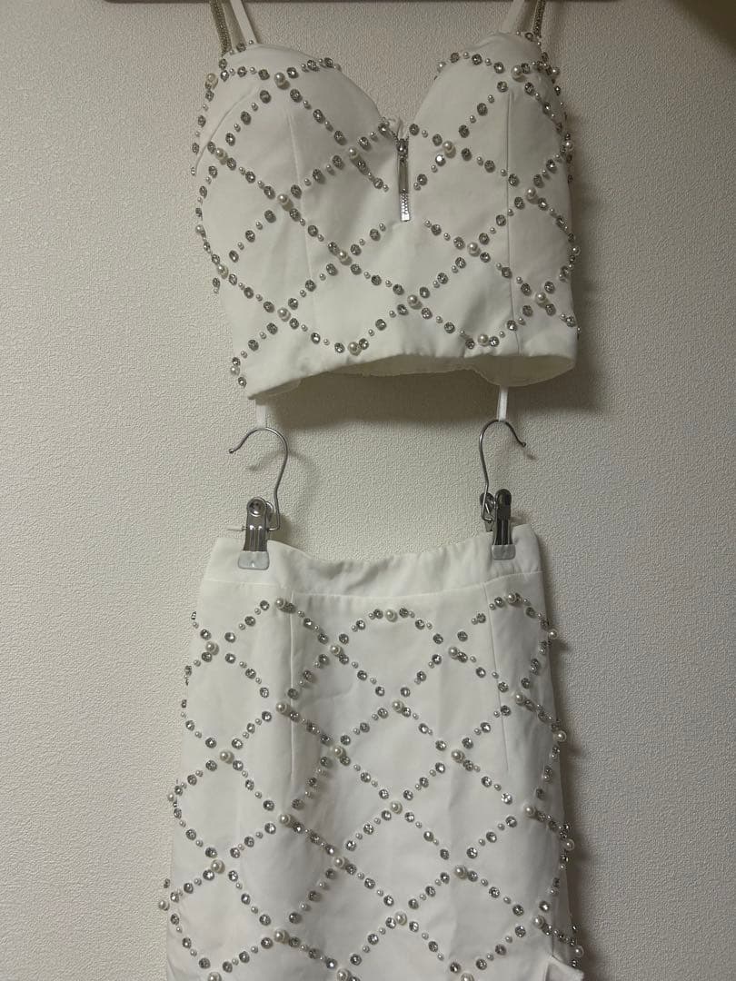 ホワイトビーズキャバドレスセットアップ