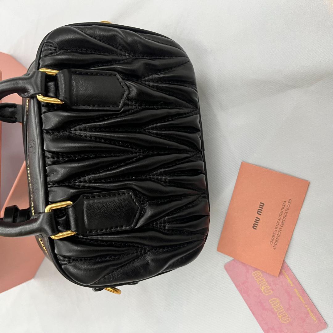 miu miu マテラッセ ショルダーバッグ