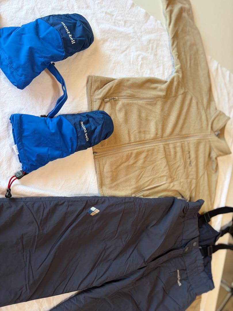 子ども用スキーウェア 青色 フード付き