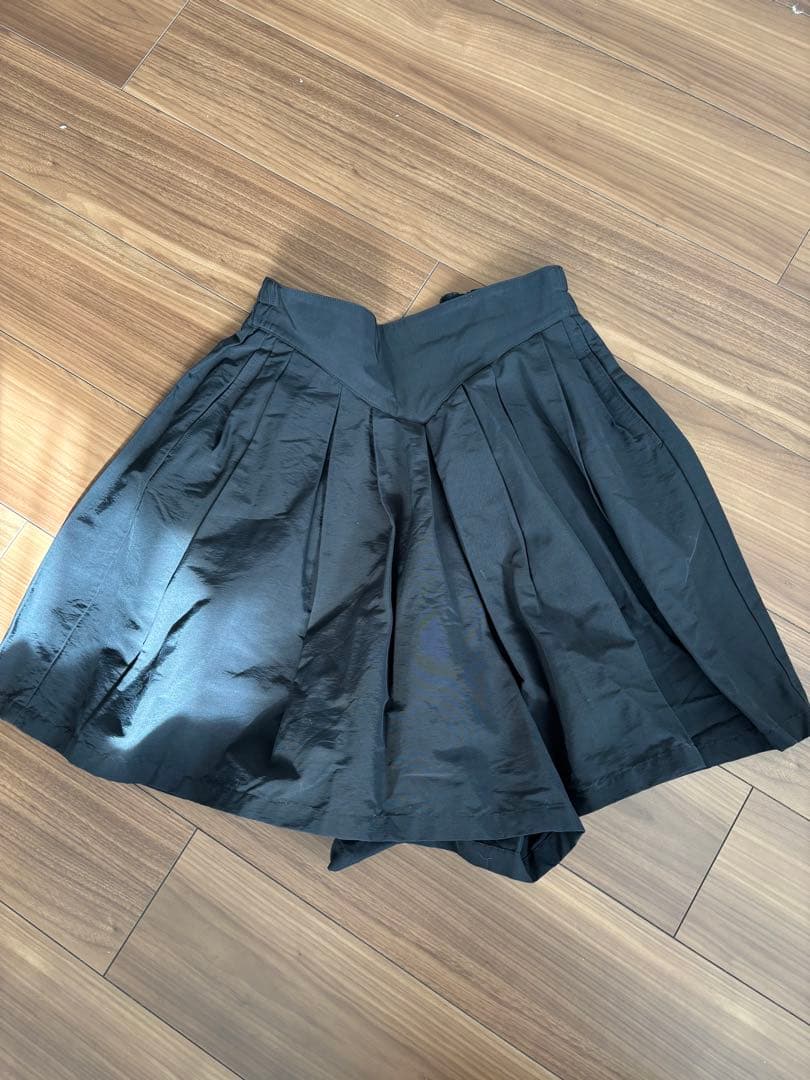 cygne スタイルアップショートパンツ Karine 黒