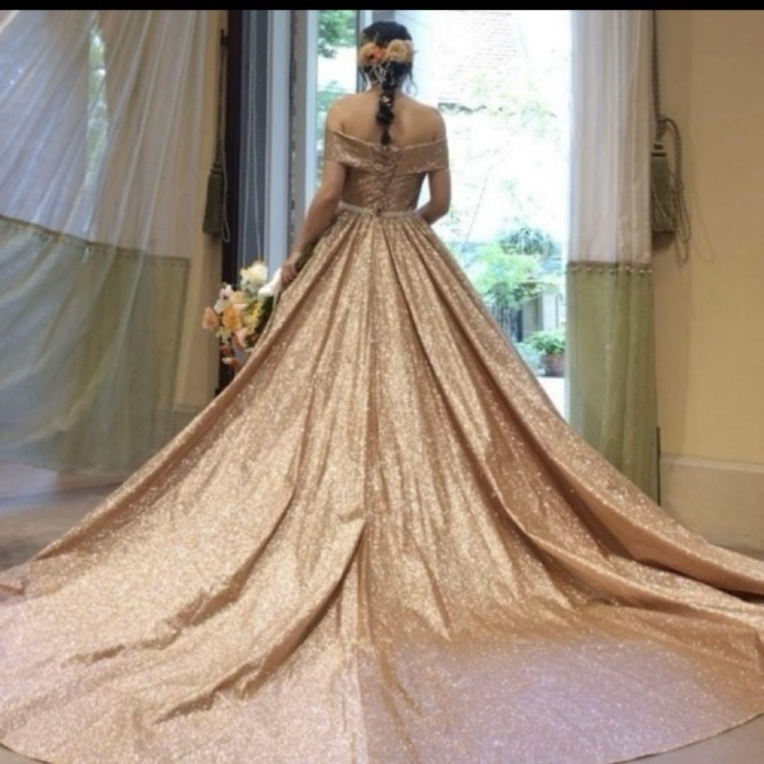 ゴールド ウェディングドレス　カラードレス