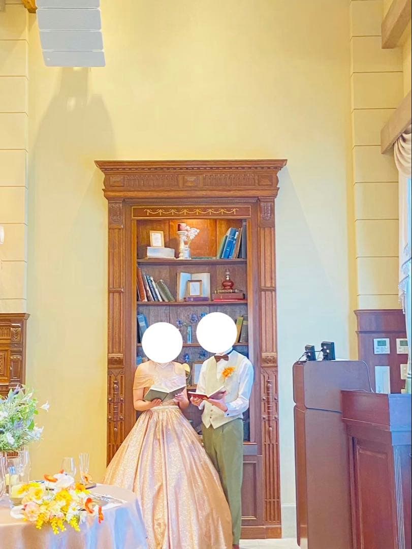 ゴールド ウェディングドレス　カラードレス